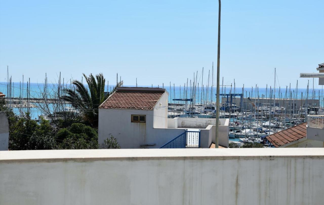 Delposto Marina Di Ragusa Prl Exterior foto