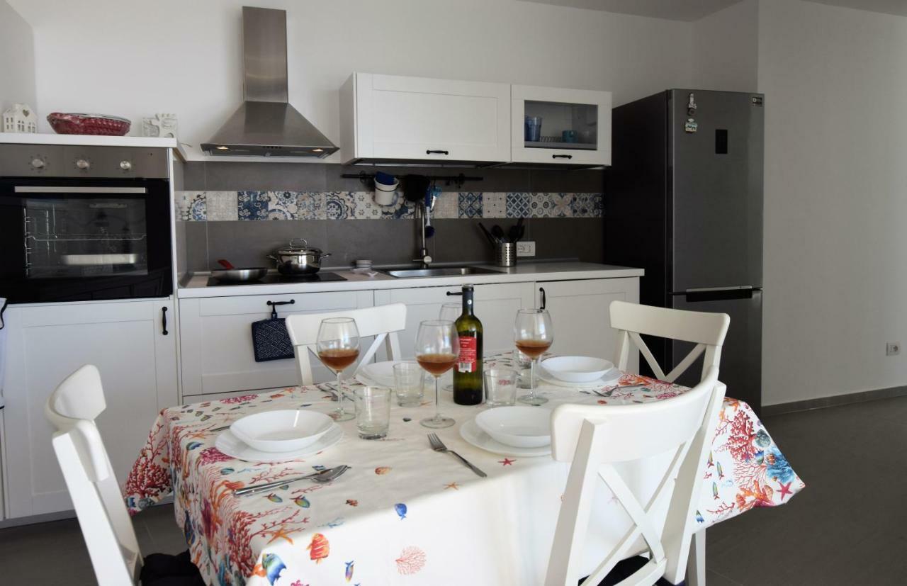 Delposto Marina Di Ragusa Prl Exterior foto